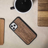 coque en bois de noyer iPhone story II