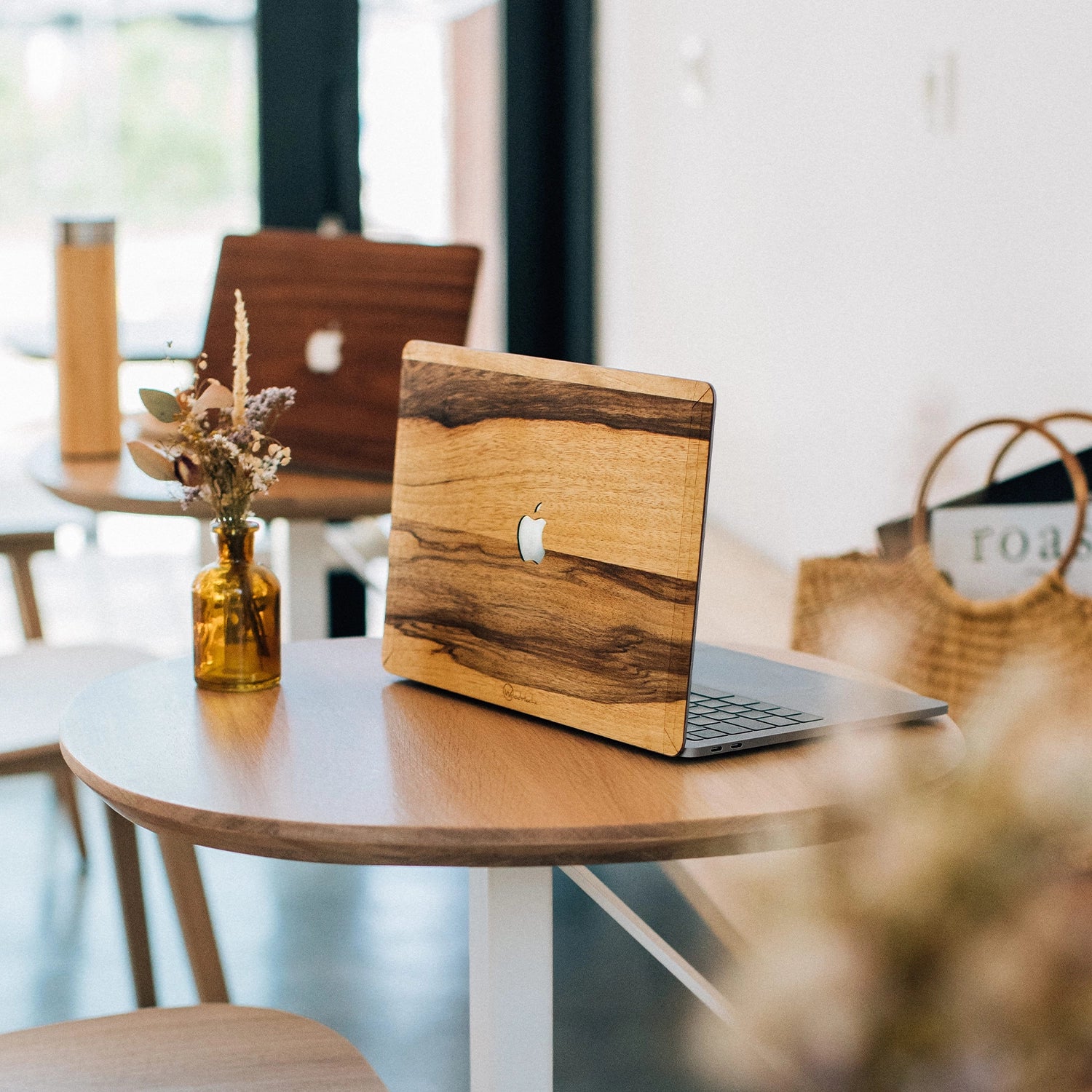 Cover en bois MacBook BLACK FRAKE