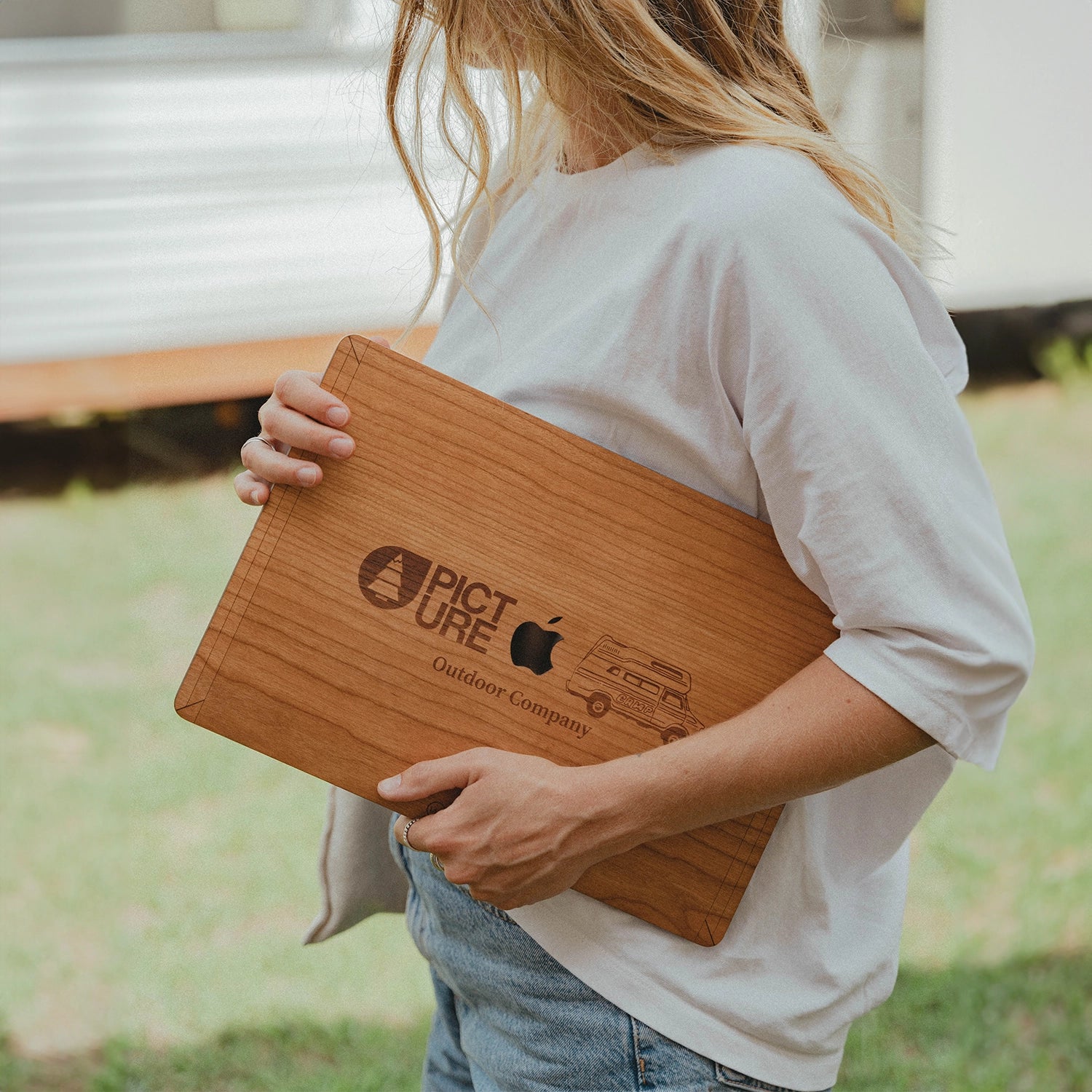 Cover en bois MacBook PICTURE VAN Merisier