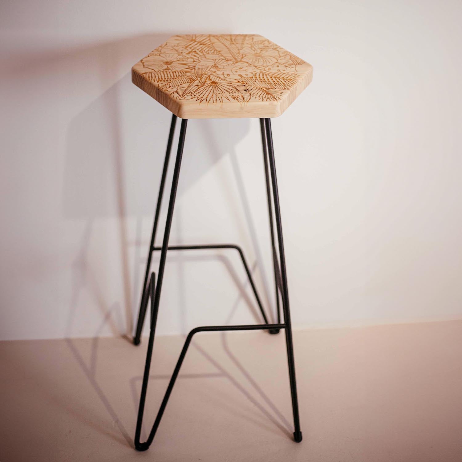 Tabouret pin massif JUNGLE