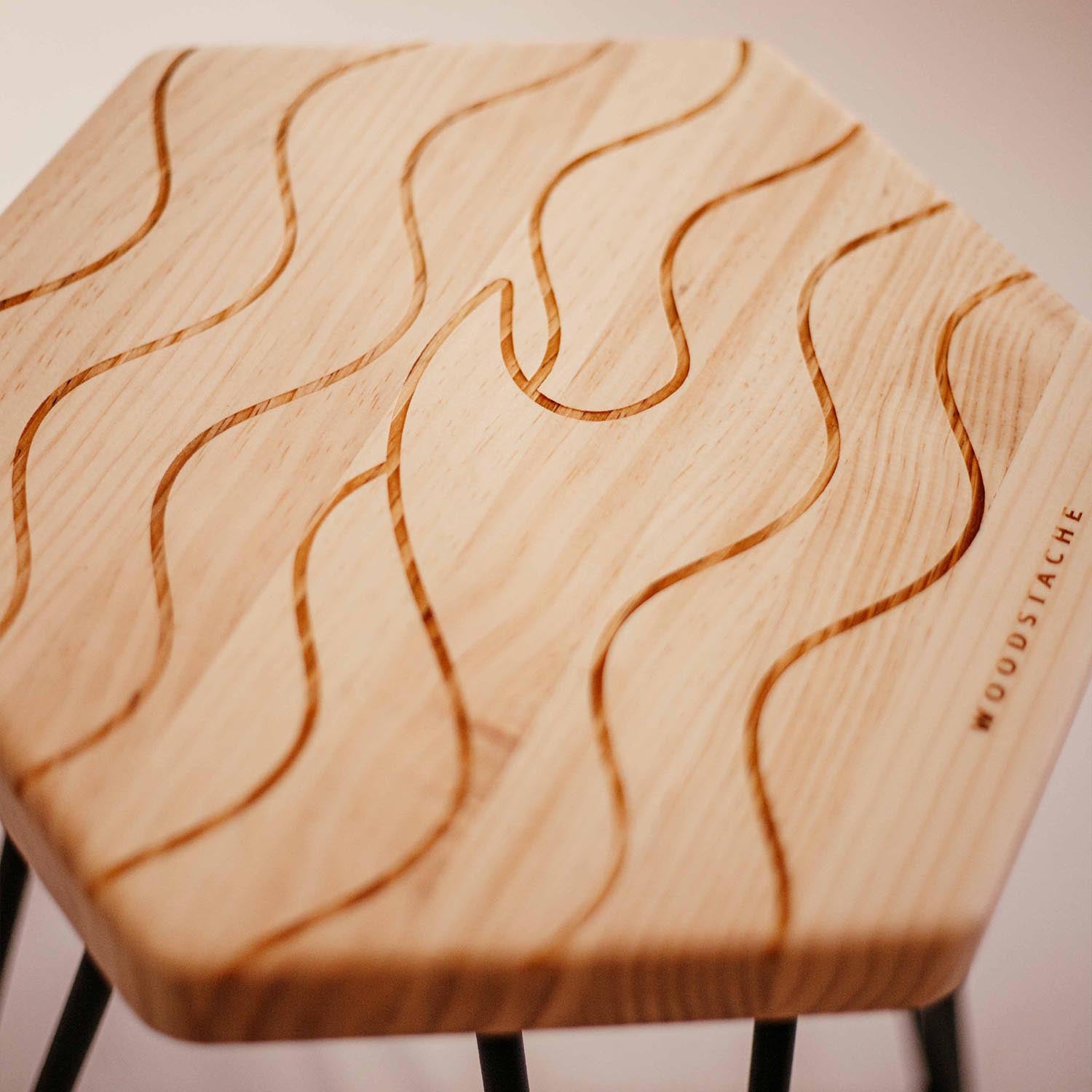 Tabouret pin massif WAVE